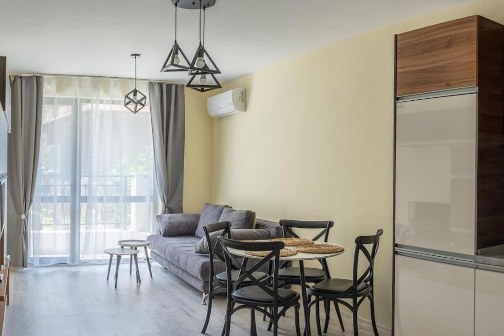 La Familia Apartments Warna Exterior foto