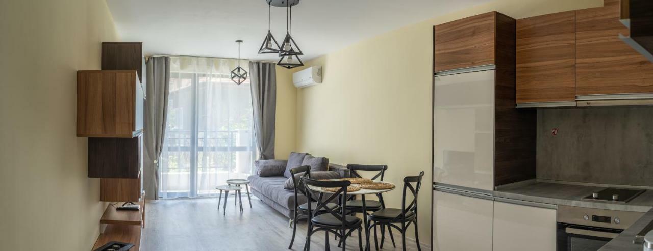 La Familia Apartments Warna Exterior foto