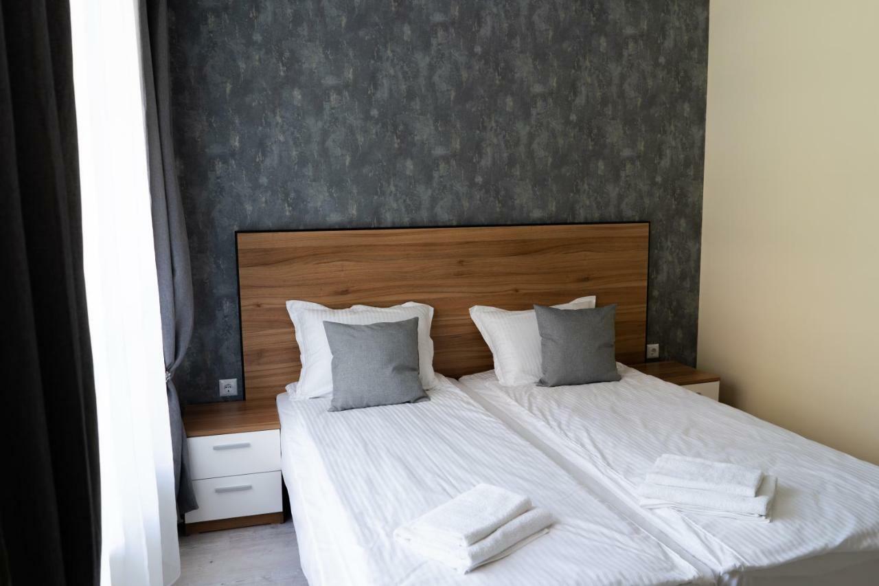 La Familia Apartments Warna Exterior foto