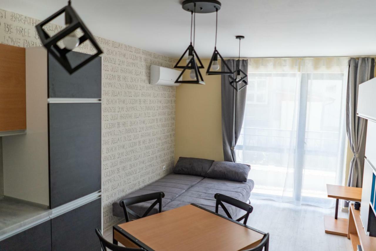 La Familia Apartments Warna Exterior foto