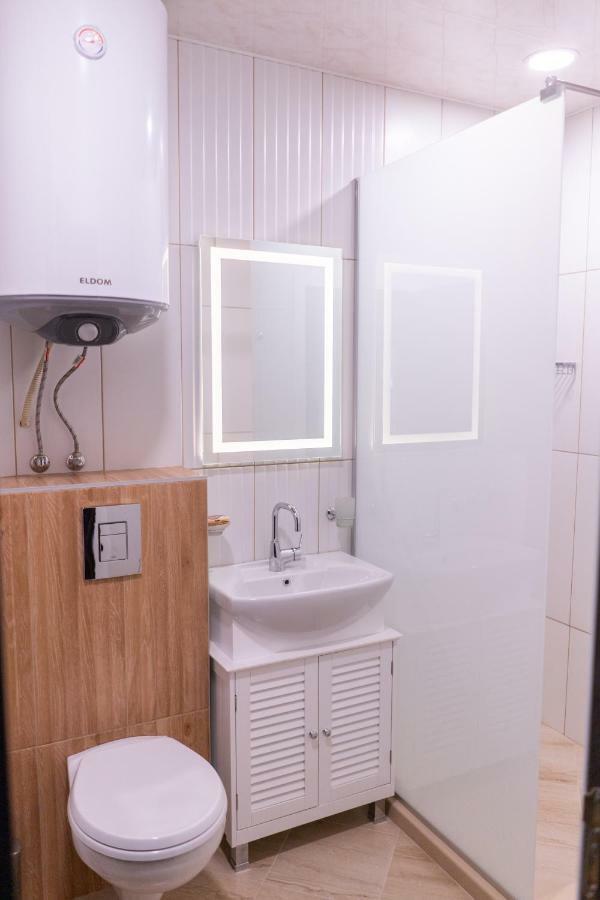 La Familia Apartments Warna Exterior foto